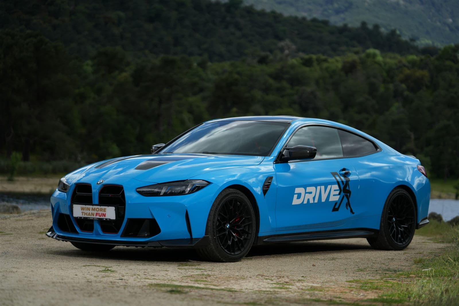 BMW M4 CS — 01 / 12